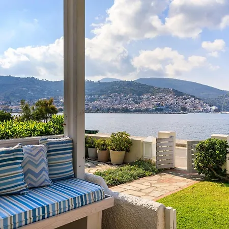 Village Hotel 5*