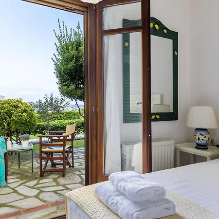 Village Hotel 5*